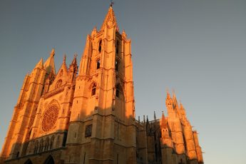 Catedral de León España al atardecer
